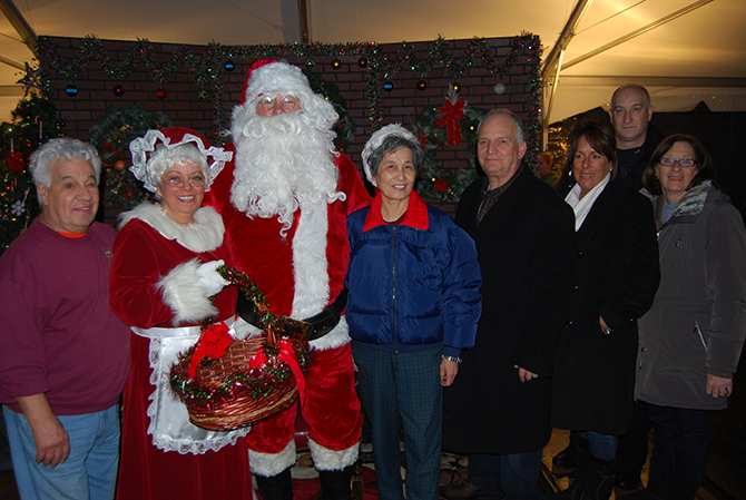 Village of Islandia's Mayor, Village members and Santa Claus